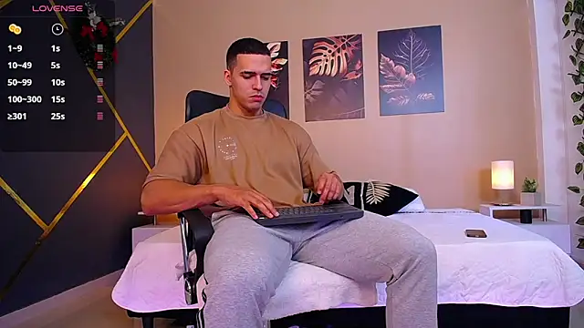 Snapshot of ChristopherBlack_ chatting on 01-07-26, 01:13 ChristopherBlack online show from 01-07-26, 01:13