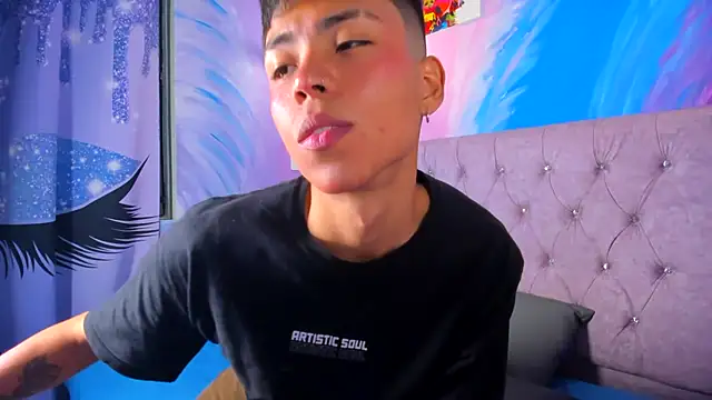 MaxiWildd online show from 10-24-25, 01:07