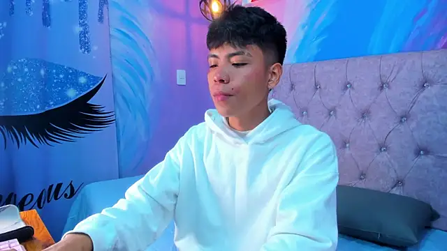 MaxiWildd online show from 03-24-26, 12:54