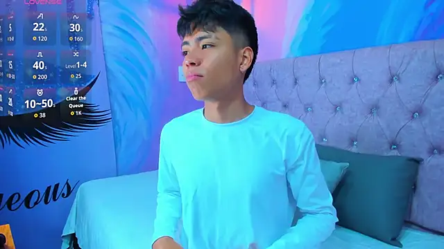 MaxiWildd online show from 04-06-26, 01:01