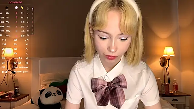 Snapshot of FlowMia chatting on 09-10-25, 09:20 FlowMia online show from 09-10-25, 09:20