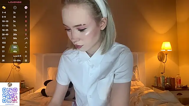 Snapshot of FlowMia chatting on 09-20-25, 05:14 FlowMia online show from 09-20-25, 05:14