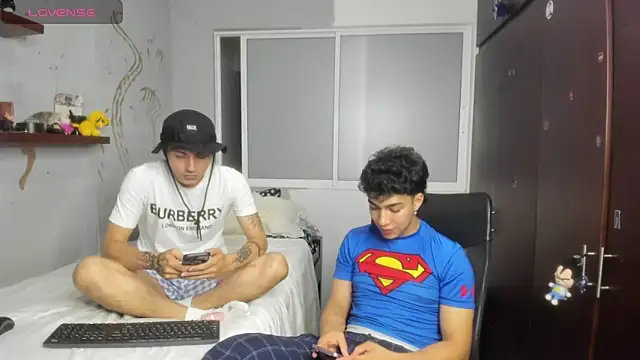 Snapshot of Noxx_starkK chatting on 09-28-25, 04:29 Noxx starkK online show from 09-28-25, 04:29