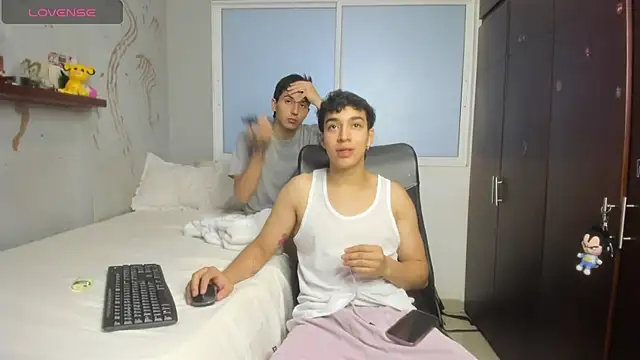 Snapshot of Noxx_starkK chatting on 10-12-25, 01:48 Noxx starkK online show from 10-12-25, 01:48