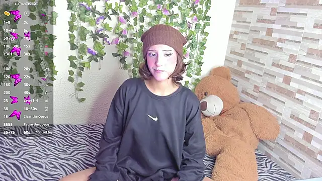 Snapshot of Amy_Moonlight chatting on 01-07-26, 10:45 Amy Moonlight online show from 01-07-26, 10:45