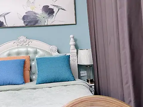 sarah111 online show from 12-23-25, 04:32