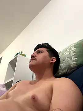 Snapshot of michael877675 chatting on 01-09-26, 12:24 michael877675 online show from 01-09-26, 12:24