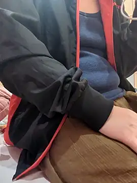 Snapshot of sasud2 chatting on 11-17-25, 12:38 sasud2 online show from 11-17-25, 12:38