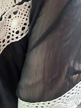 Snapshot of sasud2 chatting on 11-21-25, 12:26 sasud2 online show from 11-21-25, 12:26