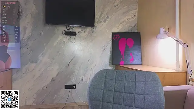 miss bubbles  online show from 11-24-25, 12:54