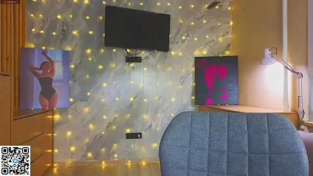 miss bubbles  online show from 12-16-25, 12:48