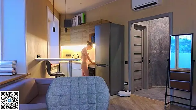 miss bubbles  online show from 04-11-26, 11:42