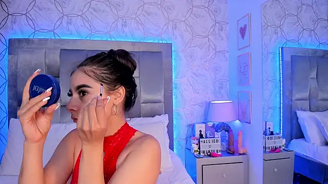 AlliceWinter online show from 09-17-25, 01:46