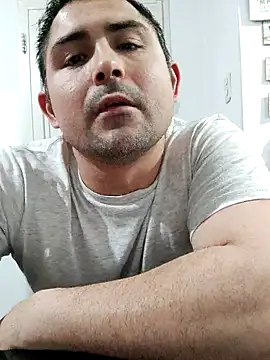 Snapshot of Bradd_32 chatting on 10-01-25, 03:56 Bradd 32 online show from 10-01-25, 03:56