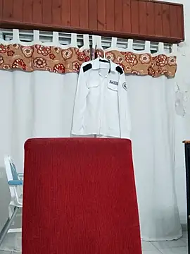 Snapshot of Bradd_32 chatting on 02-06-26, 02:27 Bradd 32 online show from 02-06-26, 02:27