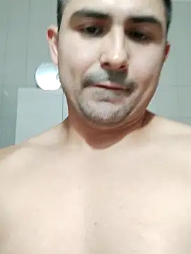 Snapshot of Bradd_32 chatting on 04-06-26, 10:54 Bradd 32 online show from 04-06-26, 10:54
