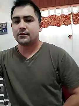 Snapshot of Bradd_32 chatting on 04-22-26, 11:45 Bradd 32 online show from 04-22-26, 11:45