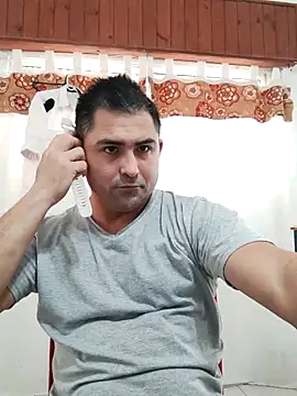 Snapshot of Bradd_32 chatting on 04-30-26, 12:11 Bradd 32 online show from 04-30-26, 12:11