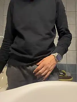 adiluci1 online show from 10-04-25, 05:00