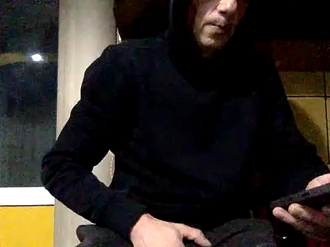 adiluci1 online show from 12-21-25, 06:04