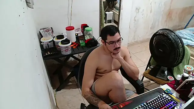 Leonino231 online show from 12-16-25, 03:22