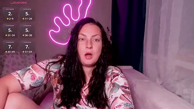 Unknown model online show from 10-17-25, 07:49