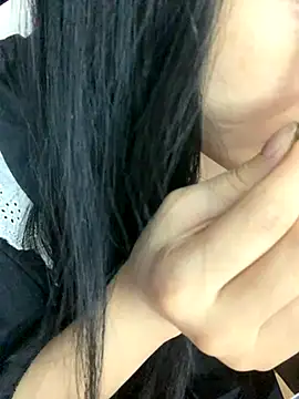 Snapshot of Linhtruong_ chatting on 09-15-25, 04:12 Linhtruong online show from 09-15-25, 04:12