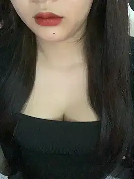 Snapshot of Linhtruong_ chatting on 11-20-25, 04:23 Linhtruong online show from 11-20-25, 04:23