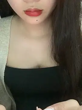 Snapshot of Linhtruong_ chatting on 11-22-25, 12:26 Linhtruong online show from 11-22-25, 12:26