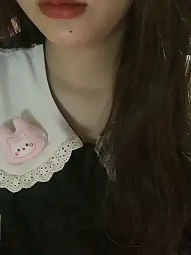 Snapshot of Linhtruong_ chatting on 11-27-25, 04:58 Linhtruong online show from 11-27-25, 04:58