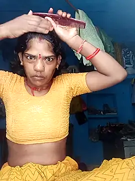 Snapshot of HOTFARSI chatting on 10-04-25, 10:30 HOTFARSI online show from 10-04-25, 10:30