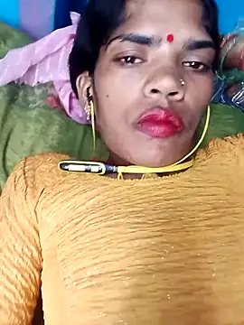 Snapshot of HOTFARSI chatting on 10-08-25, 09:51 HOTFARSI online show from 10-08-25, 09:51