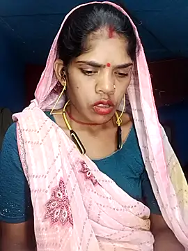 Snapshot of HOTFARSI chatting on 10-12-25, 07:02 HOTFARSI online show from 10-12-25, 07:02