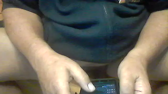 Snapshot of Knabenpenis@xh chatting on 10-11-25, 07:07 Knabenpenisxh online show from 10-11-25, 07:07