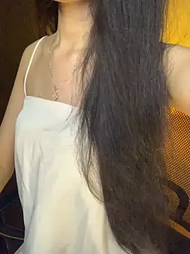 Snapshot of Nhinhi18 chatting on 06-15-26, 03:25 Nhinhi18 online show from 06-15-26, 03:25