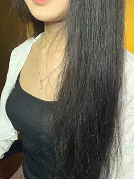 Snapshot of Nhinhi18 chatting on 06-19-26, 02:54 Nhinhi18 online show from 06-19-26, 02:54
