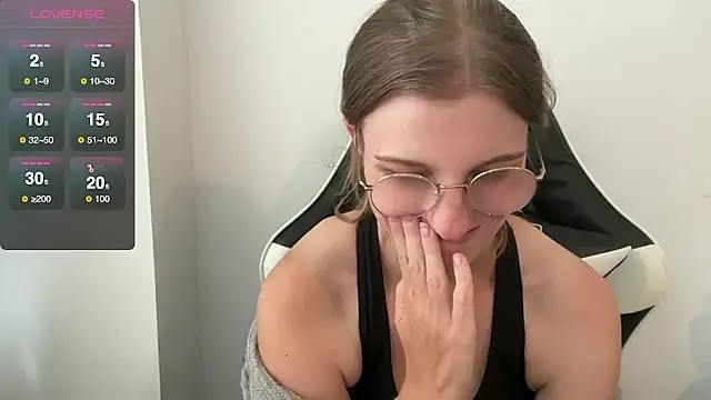 Snapshot of BustyKellyXXX chatting on 09-18-25, 10:28 BustyKellyXXX online show from 09-18-25, 10:28