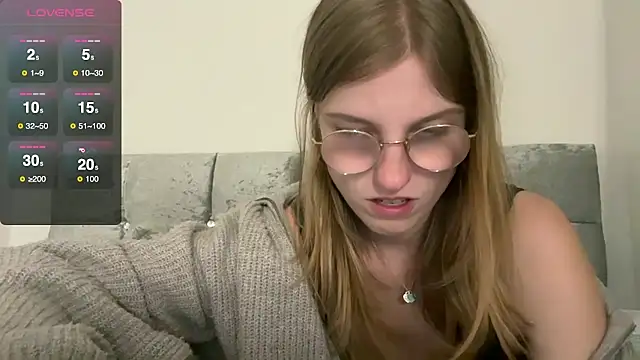 Snapshot of BustyKellyXXX chatting on 10-11-25, 06:17 BustyKellyXXX online show from 10-11-25, 06:17