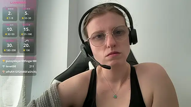 Snapshot of BustyKellyXXX chatting on 05-04-26, 09:27 BustyKellyXXX online show from 05-04-26, 09:27