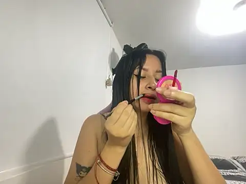 lucy grey25 online show from 10-31-25, 03:24