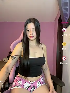 Snapshot of lucy_grey25 chatting on 06-21-26, 03:36 lucy grey25 online show from 06-21-26, 03:36