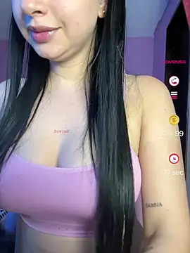 Snapshot of lucy_grey25 chatting on 07-11-26, 03:48 lucy grey25 online show from 07-11-26, 03:48