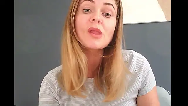 Snapshot of Ginger-bb chatting on 09-20-25, 01:34 Ginger-bb online show from 09-20-25, 01:34