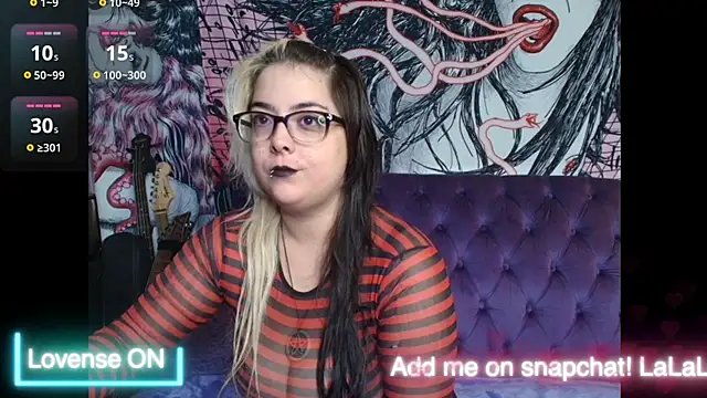 Snapshot of LunaCosmos chatting on 08-03-26, 02:44 LunaCosmos online show from 08-03-26, 02:44