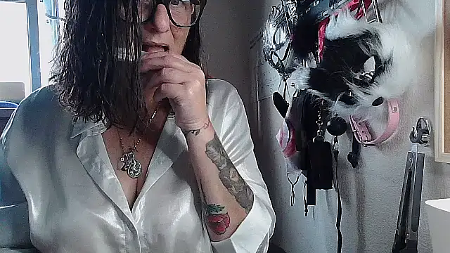 Mistress-Ivy51 online show from 09-11-25, 06:13