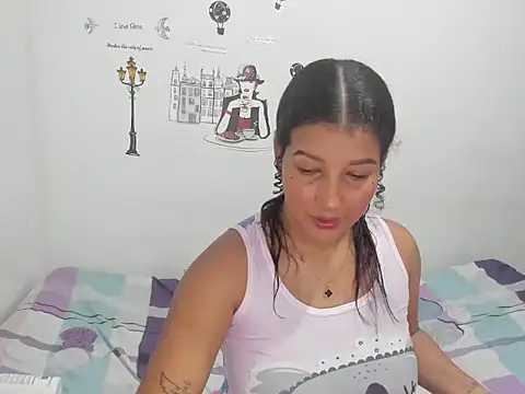 Snapshot of Hellen_scot chatting on 11-26-25, 10:11 Hellen scot online show from 11-26-25, 10:11