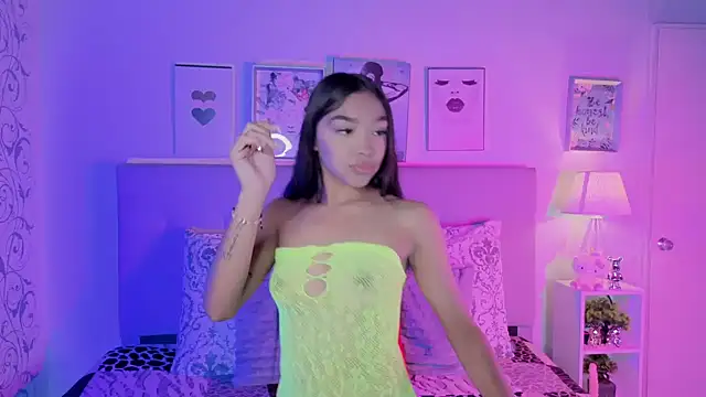 pocahontamoon online show from 04-21-26, 03:17