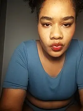 Snapshot of Maaaar_ chatting on 10-23-25, 02:05 Maaaar online show from 10-23-25, 02:05