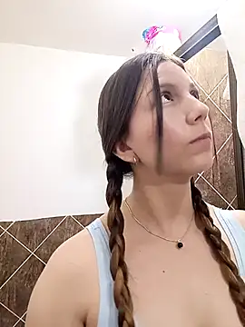 Arianna Moss online show from 11-05-25, 02:33