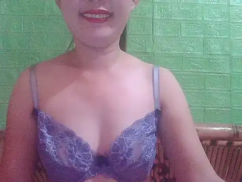 Snapshot of lucky_rona chatting on 10-28-25, 04:49 lucky rona online show from 10-28-25, 04:49